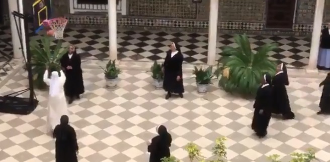 Basquetbol, la distracción de unas monjas para pasar la cuarentena (Twitter @@AleAvilaV)