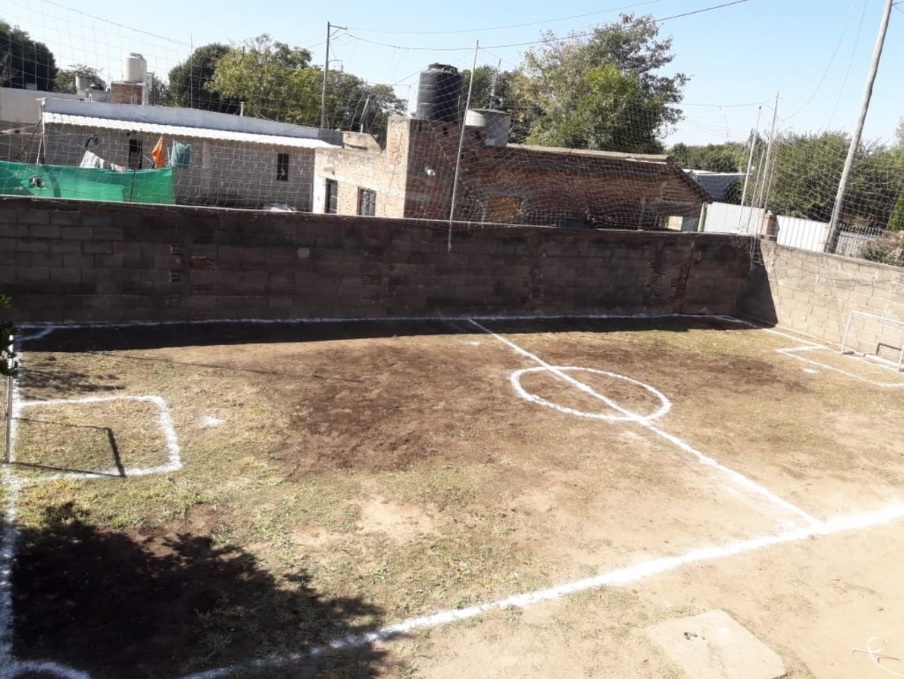 Así quedó la cancha del futbolista