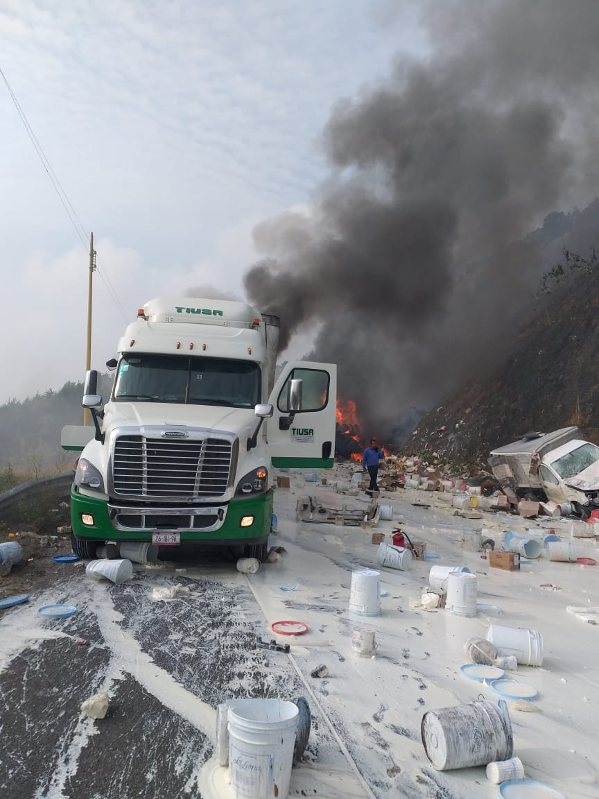 las autoridades llegaron para evitar saqueos. (Foto: Isabel Zamudio)
