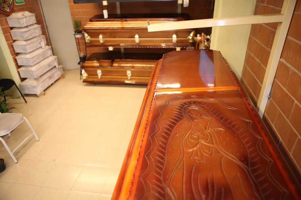 Funerarias localizadas al rededor del Hospital General de México han atendido aproximadamente 80 muertos por coronavirus. (Avelina Martínez)