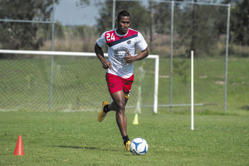 Armando Nieves en su paso con los melenudos (Leones Negros)