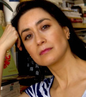 Avelina Lésper seleccionó a los poetas y pintores que eligieron un poema o un verso para inspirar a sus obras.