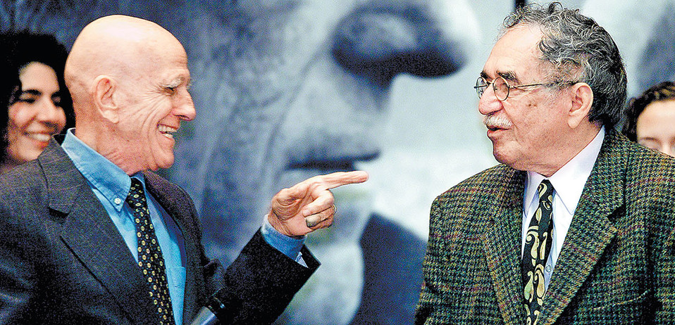 El brasileño con Gabriel García Márquez en la Feria del Libro de Guadalajara en 2003. (Guillermo Arias/AP)