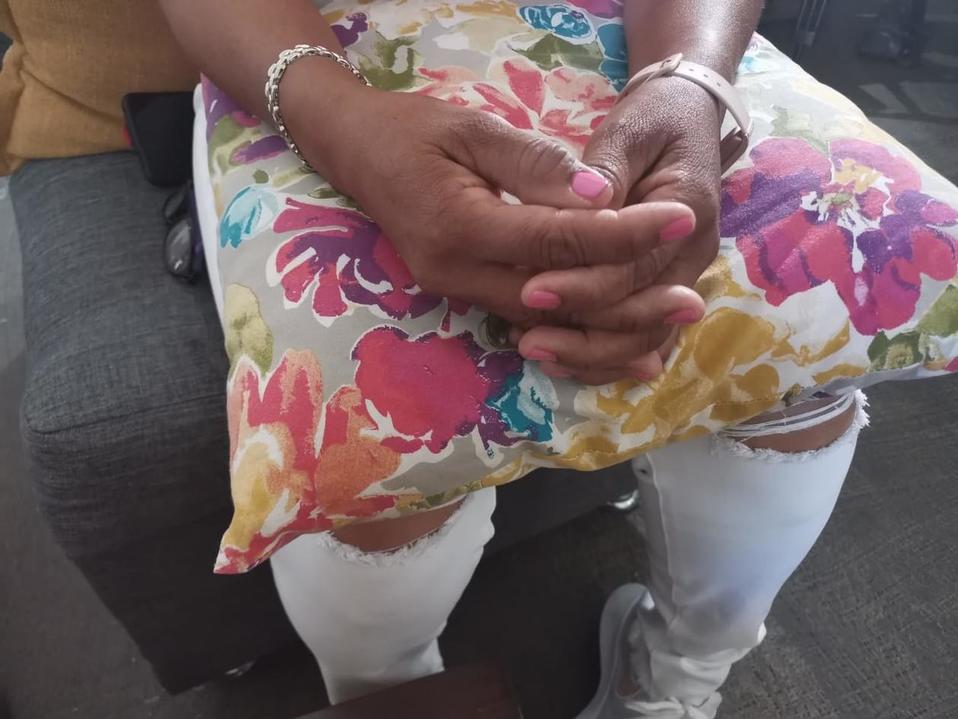 Isabel trabaja en la clínica 53 del IMSS, tiene 26 años siendo enfermera (Diana Barajas)