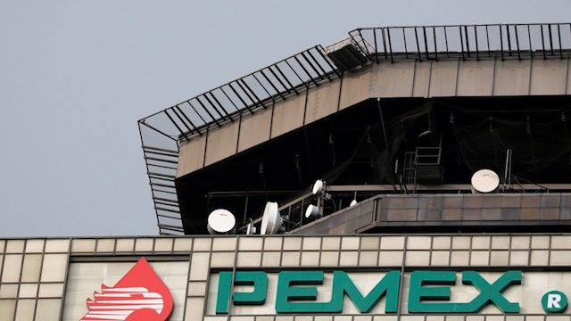 Fitch Ratings baja la calificación de Pemex y de CFE