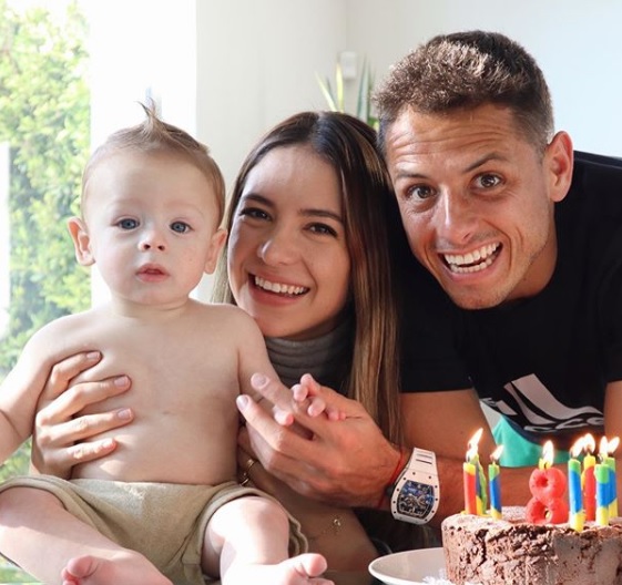 Javier Hernández, Sarah Kohan y su hijo Noah (Instagram @sarahkohan)