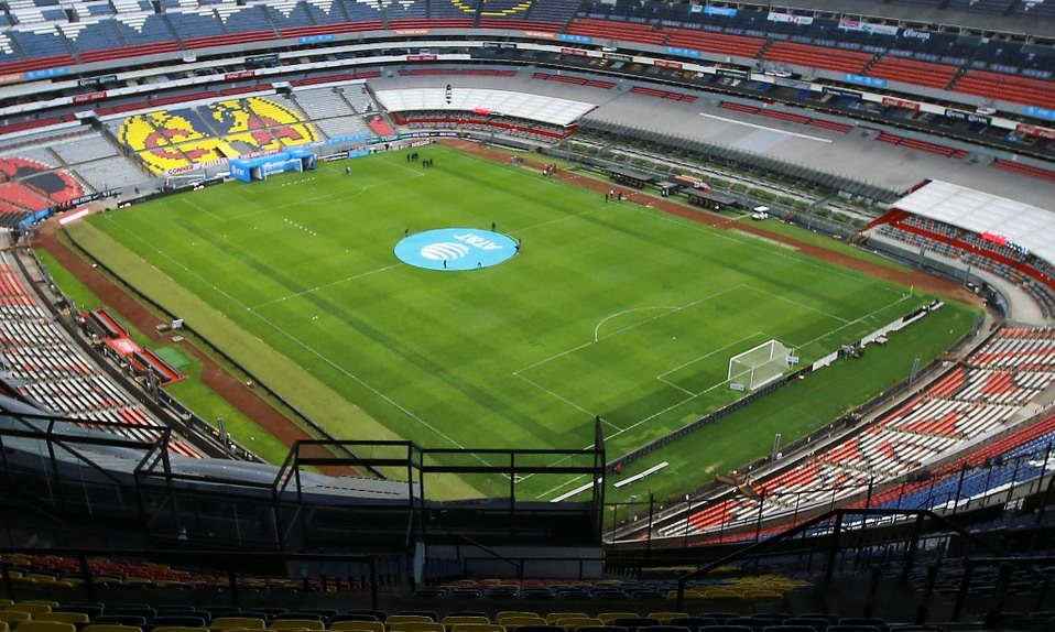 Así lucía la cancha del Azteca en su último partido (Imago7)
