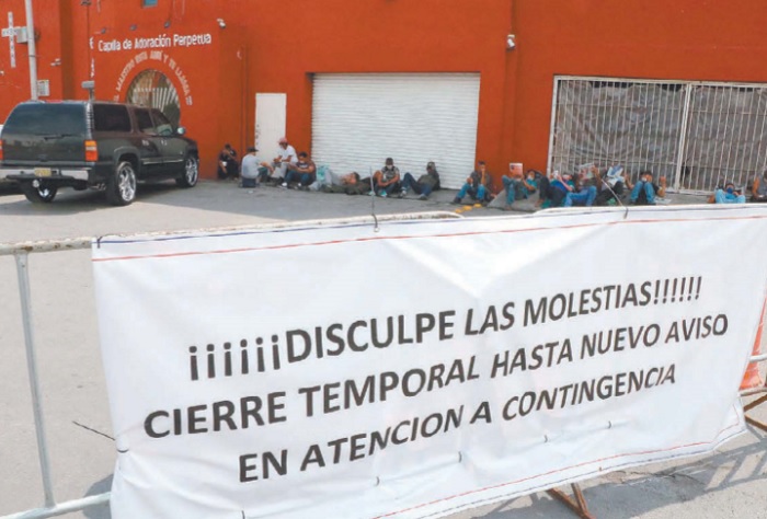“Cierre temporal hasta nuevo aviso en atención a contingencia”, reza un anuncio afuera de Casa Indi. Leonel Rocha