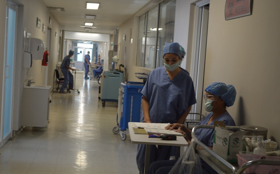 La oferta de empleo creció 30% para médicos y enfermeras. (Archivo)