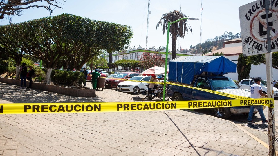 Algunos lugares han sido cercados para no dejar que ingrese la población. (Especial)