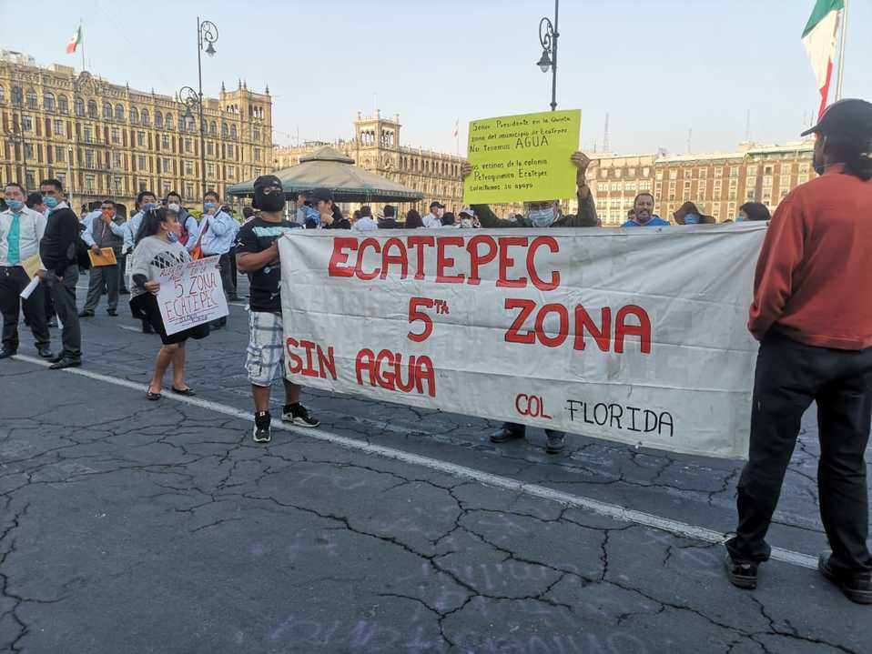 Inconformes protestan frente a Palacio Nacional (César Velázquez)