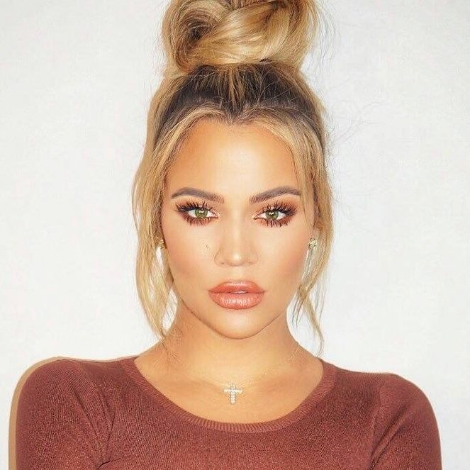 La modelo está ayudando a los más necesitados durante la pandemia (Facebook Khloé Kardashian).
