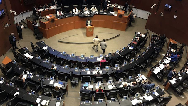 Sin oposición presente, Senado aprueba en comisiones ley de amnistía