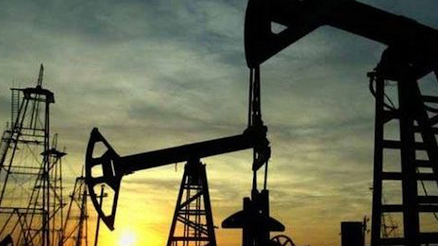 Petróleo de EU sufre caída histórica; precio llega hasta 1.56 dólares por barril