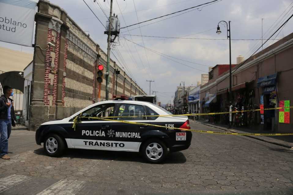 Caos vehicular generado por el cierre de varias vialidades que impide el acceso al centro de la ciudad. (Andrés Lobato)