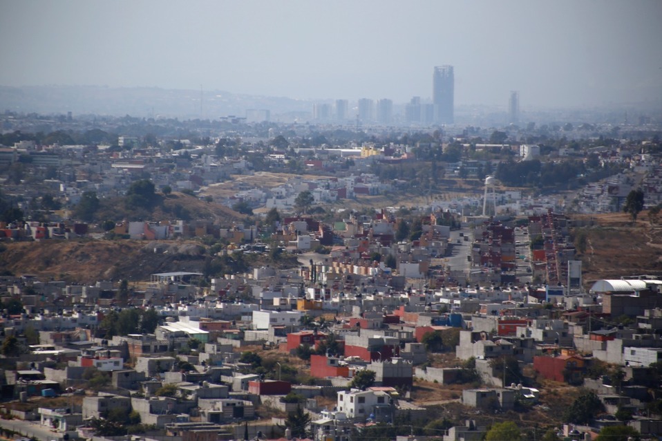 Contaminación ambiental en la zona metropolitana de Puebla. (Andrés Lobato)