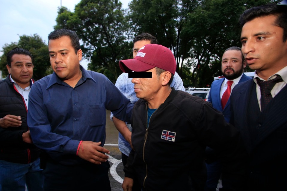 José N, en el momento que se entregó a las autoridades tras apuñalar a una mujer para intentar violarla.  (Andrés Lobato/Archivo)