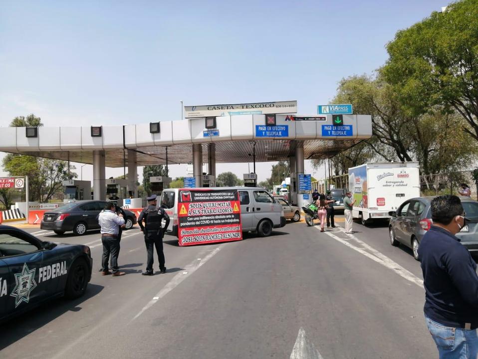 Solo funciona un carril.