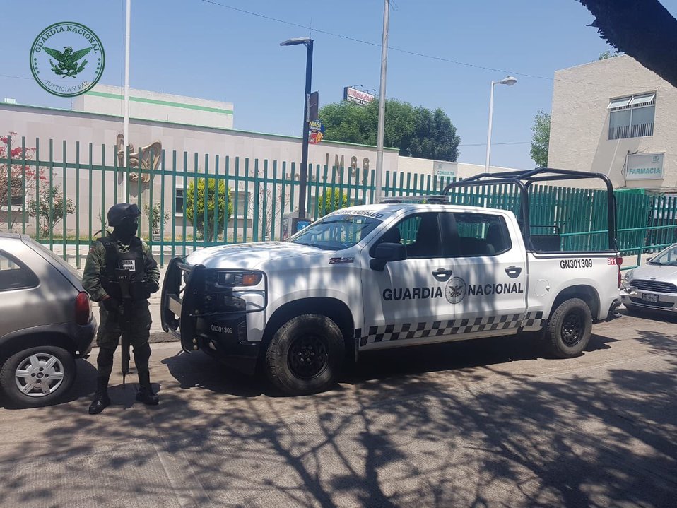 Guardia Nacional resguarda hospitales de IMSS ante crisis por covid-19 (@GN_MEXICO_)
