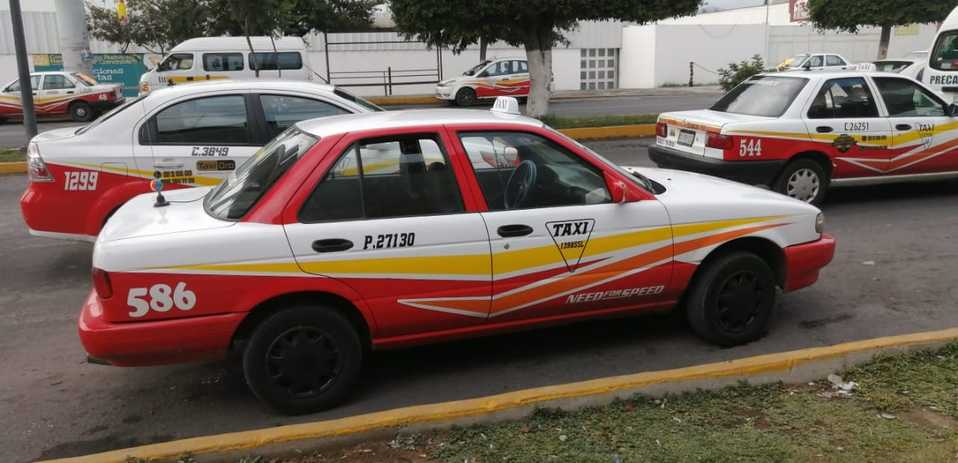 Asigna la Froc 10 taxis para el traslado de personal del hospital general. (Apolinia Amayo)