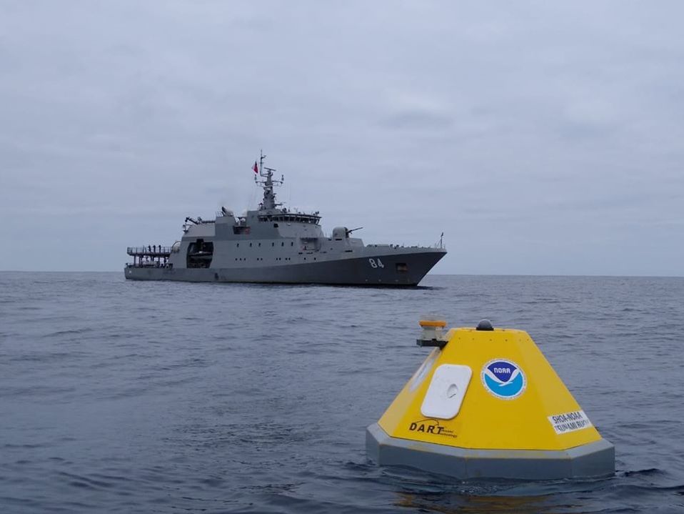 Los dos buques entraron al servicio de la Armada australiana en la década de 1990. (@ArmadaChile)