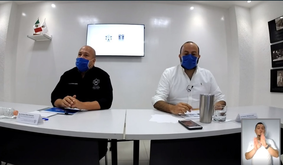 Enrique Alfaro en compañía de autoridades estatales y universitarias presentaron un informe