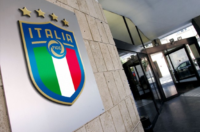 Federación italiana de futbol aplaza el regreso de la Serie A (@FIGC)