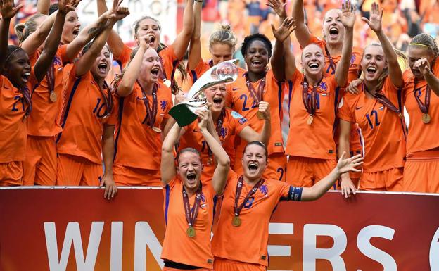 Selección de Holanda fue la última campeona de la Eurocopa femenina (AFP)