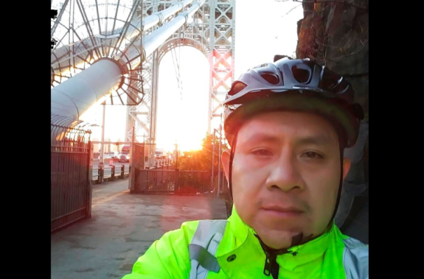 La selfie que Morales se tomó en el puente durante una de las salidas que tanto le gustaban, es un recordatorio de lo lejos que había llegado. (AP)