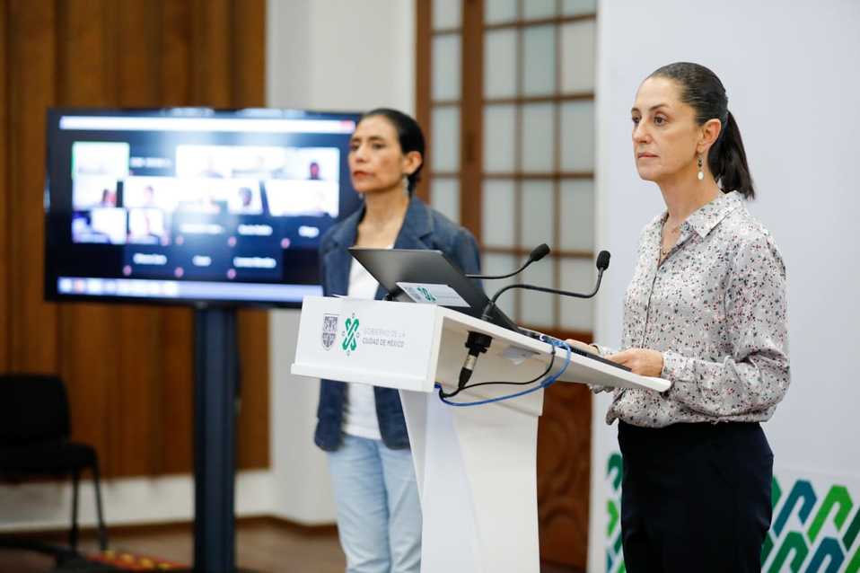 La jefa de Gobierno, Claudia Sheinbaum, informó que las pipas de agua están trabajando al doble. (Especial)