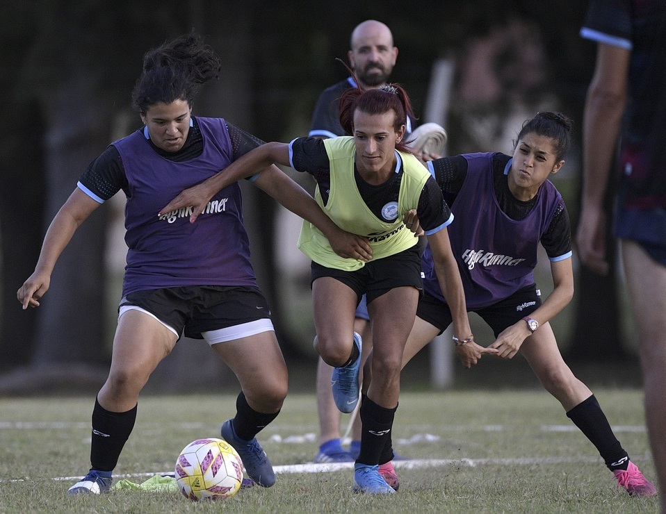 Mara Gómez, futbolista transgénero de la liga de Argentina (AFP)