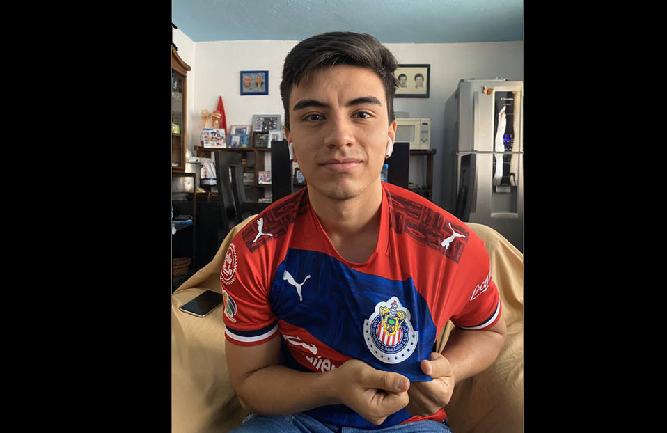 Fernando Beltrán se anota la primera victoria de Chivas en la eLiga  MX ( Twitter @Chivas)