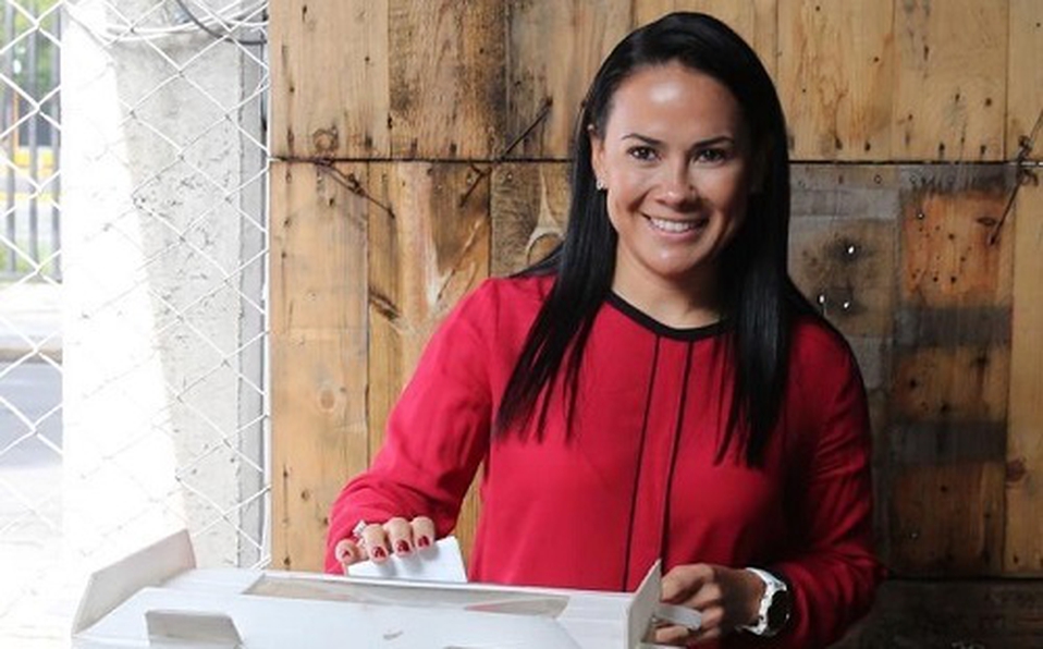 Participó en el foro “Diálogos entre redes” .