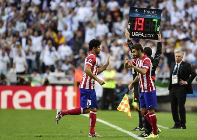 Diego Costa salió de cambio a los 9 minutos en 2014 (AFP)
