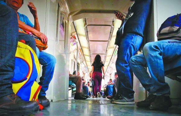 Con esta medida, el Metro no dará servicio los domingos. Raúl Palacios/Archivo