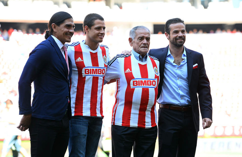 Tomás Balcázar (tercero de izquierda a derecha) falleció a los 88 años (Mexsport)