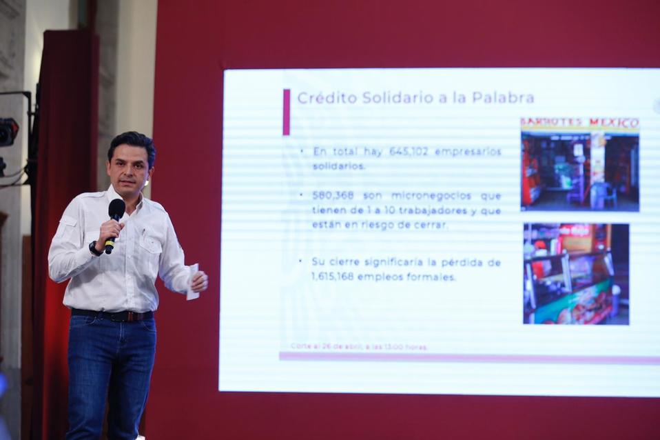 Zoé Robledo Aburto durante el tercer informe sobre Créditos Solidarios. (Nelly Salas)