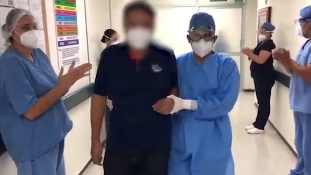 Aplauden a doctor del IMSS que se recupera del covid-19