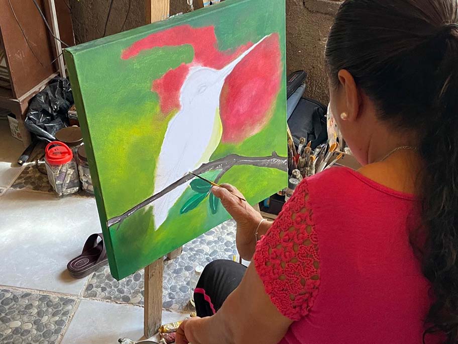 Artista que pinta con los pies en Durango. (Gilberto Lastra)