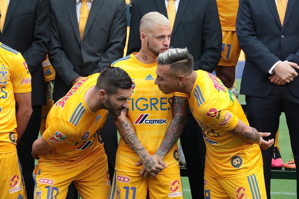 Gignac y Eduardo Vargas (Imago7)