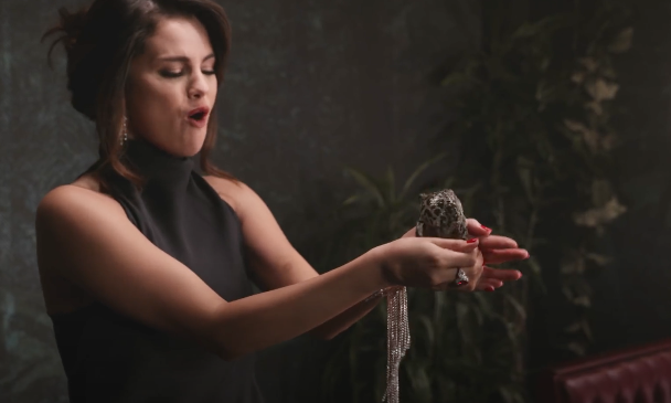 Selena Gomez durante la grabación de su video "Boyfriend".(YouTube)