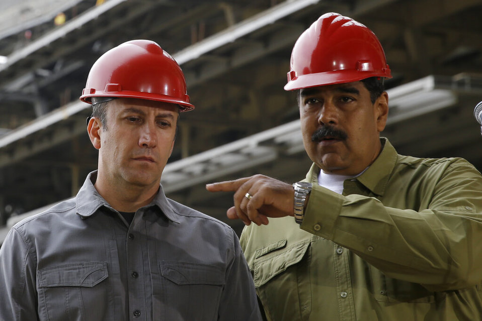 Tareck El Aissami junto a Nicolás Maduro en 2018. (AP / Archivo)