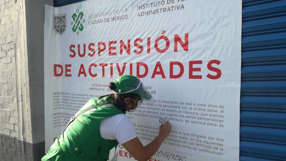 Clausuran 3 negocios no esenciales durante contingencia sanitaria (Especial)
