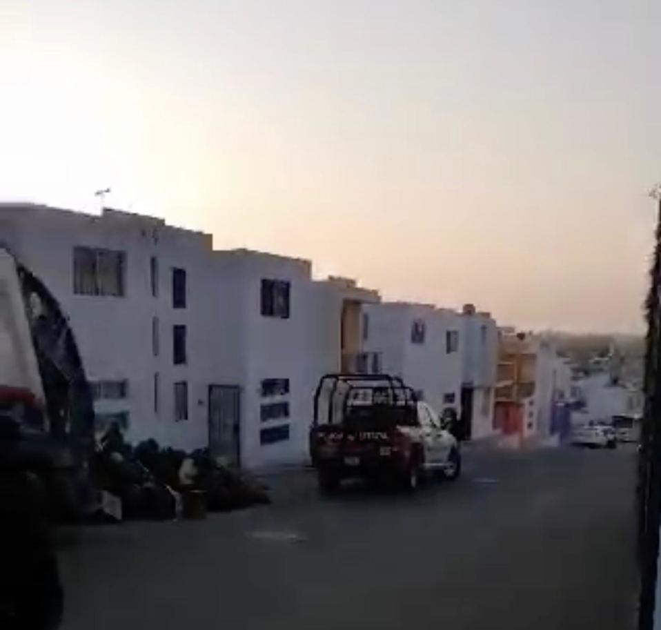 Policías hieren de bala y aseguran a delincuente en Fraccionamiento Punta Real. (Especial)