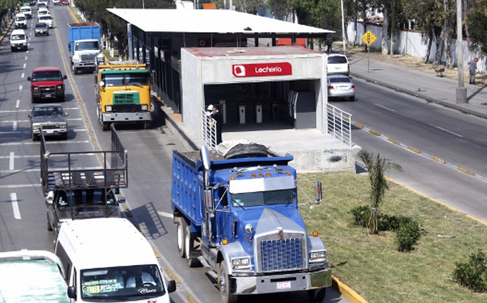"Los perecederos se siguen moviendo pero el trabajo si ha bajado entre 30 y 40 por ciento".
