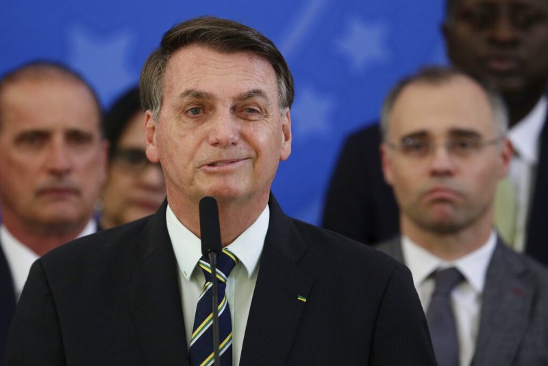 "Mañana seré yo. Lógicamente, uno quiere tener una muerte digna y dejar una buena historia", apuntó Bolsonaro. (AP)