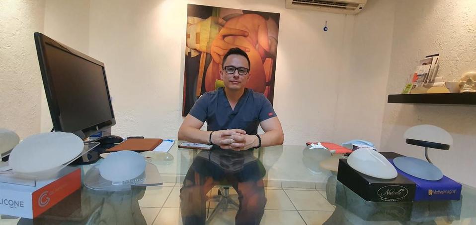 El Doctor Llauger Carvajal, a través un video en sus redes anunció a sus clientes que se les realizaría dicho test