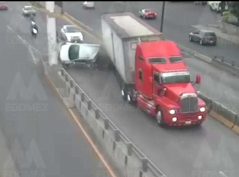 El accidente fue captado por una cámara. (Especial)