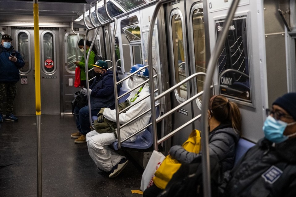 El Metro de Nueva York es de los pocos sistemas en el mundo que está abierto las 24 horas. (AFP)