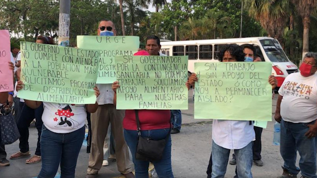 Trabajadores de diversos sectores bloquean calles de Veracruz para exigir apoyos